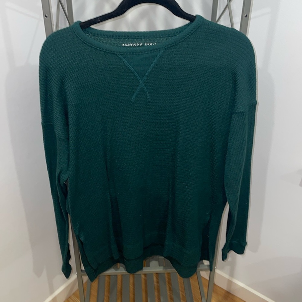 American Eagle long sleeve in a dark green color. size small. oversized fit